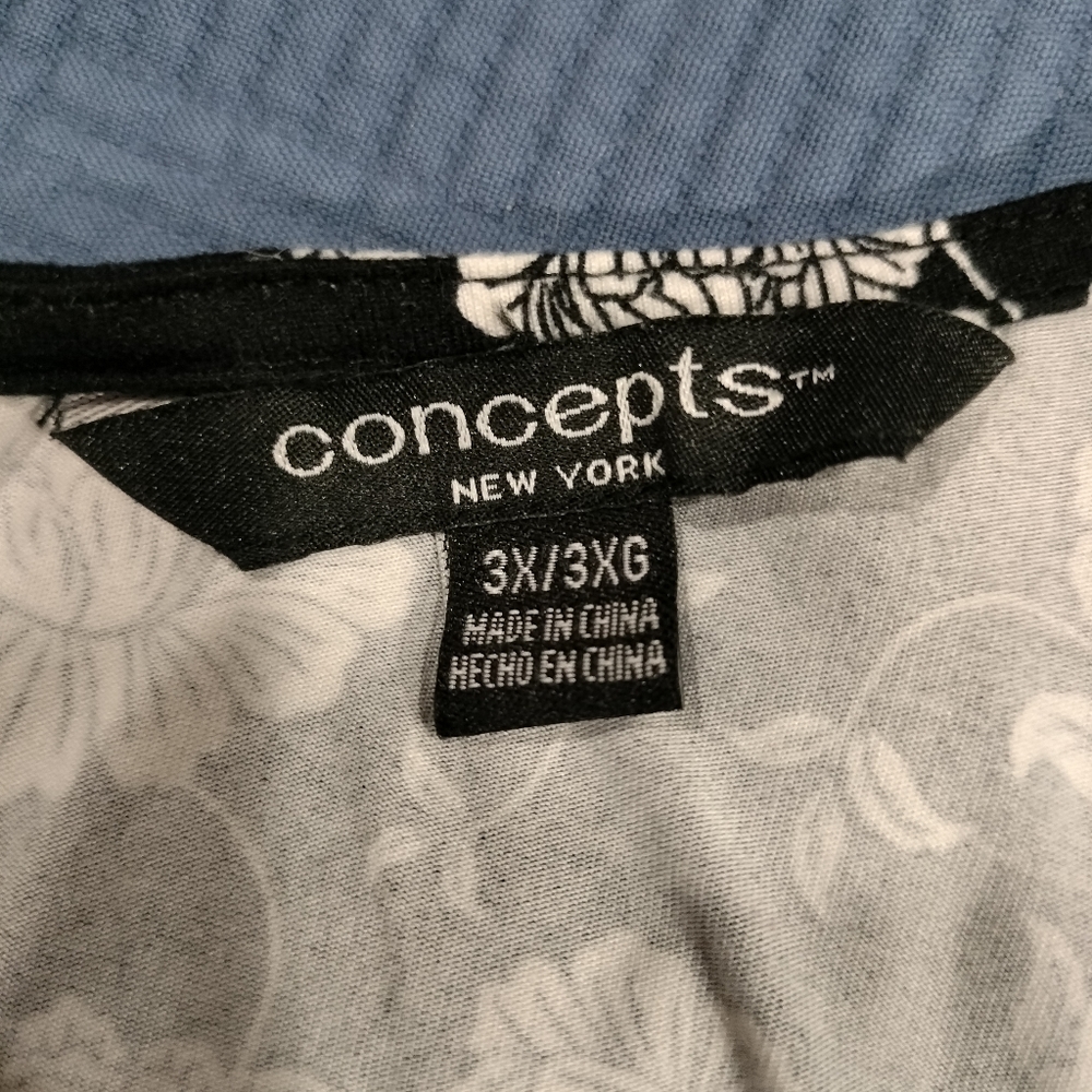 Concepts blouse - Picture 3 of 3